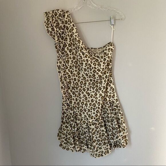 Valiante Women’s One Shoulder Mini Animal Print Flutter Sleeve Dress - Picture 4 of 7